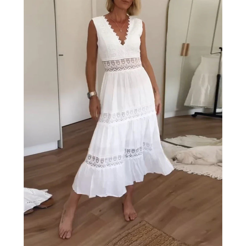 CLARISSA | ELEGANT LACE DRESS WITH V-NECK