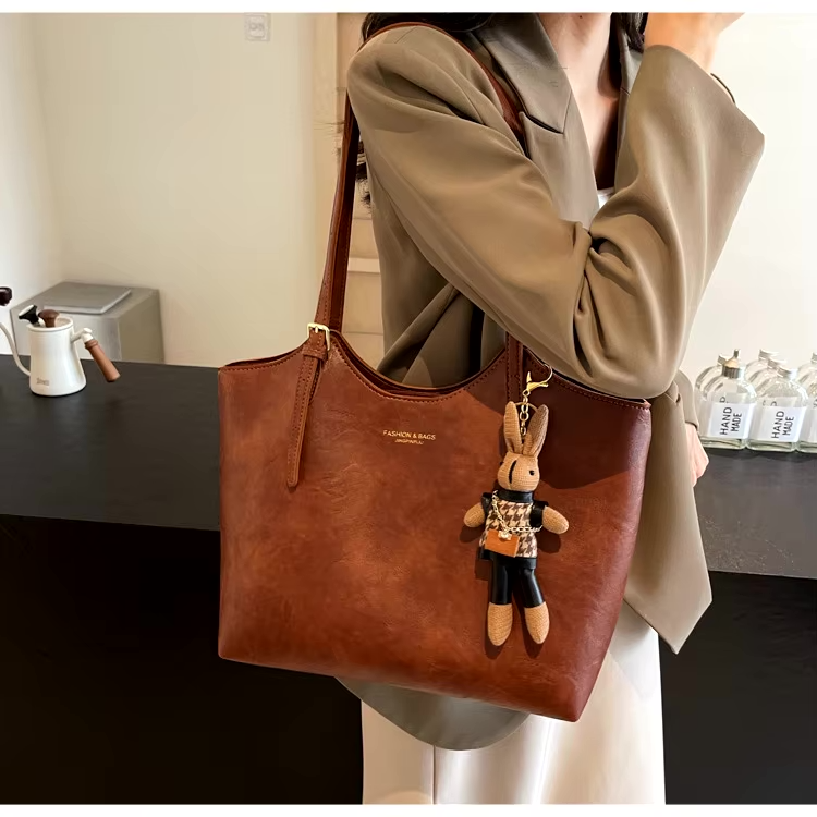 Petra™ - Trendy Luxury Tote Bag