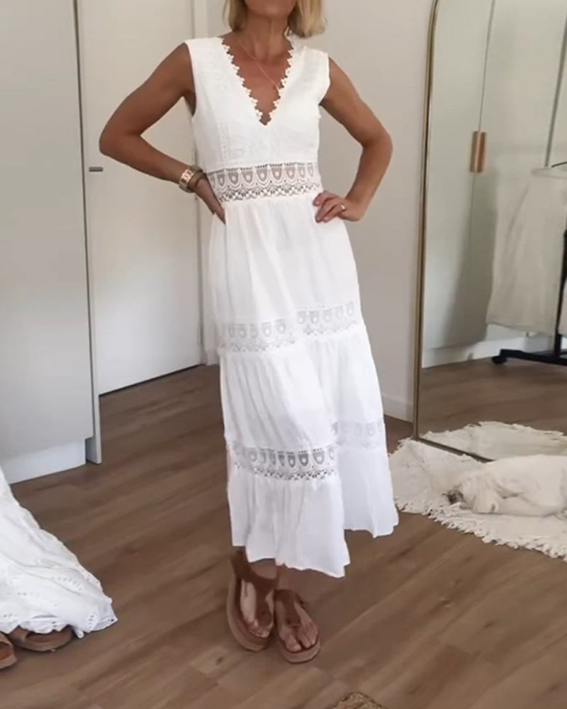 CLARISSA | ELEGANT LACE DRESS WITH V-NECK