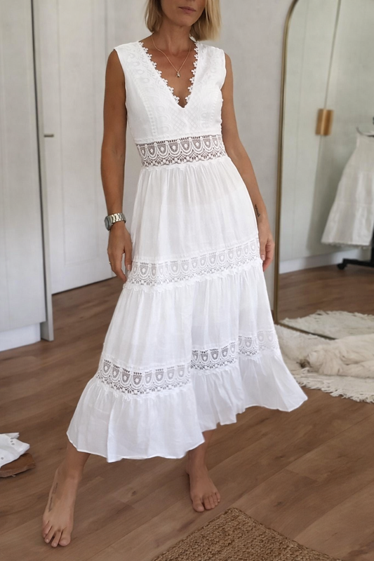 CLARISSA | ELEGANT LACE DRESS WITH V-NECK