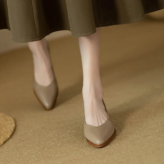 Mollie | Classic Pumps