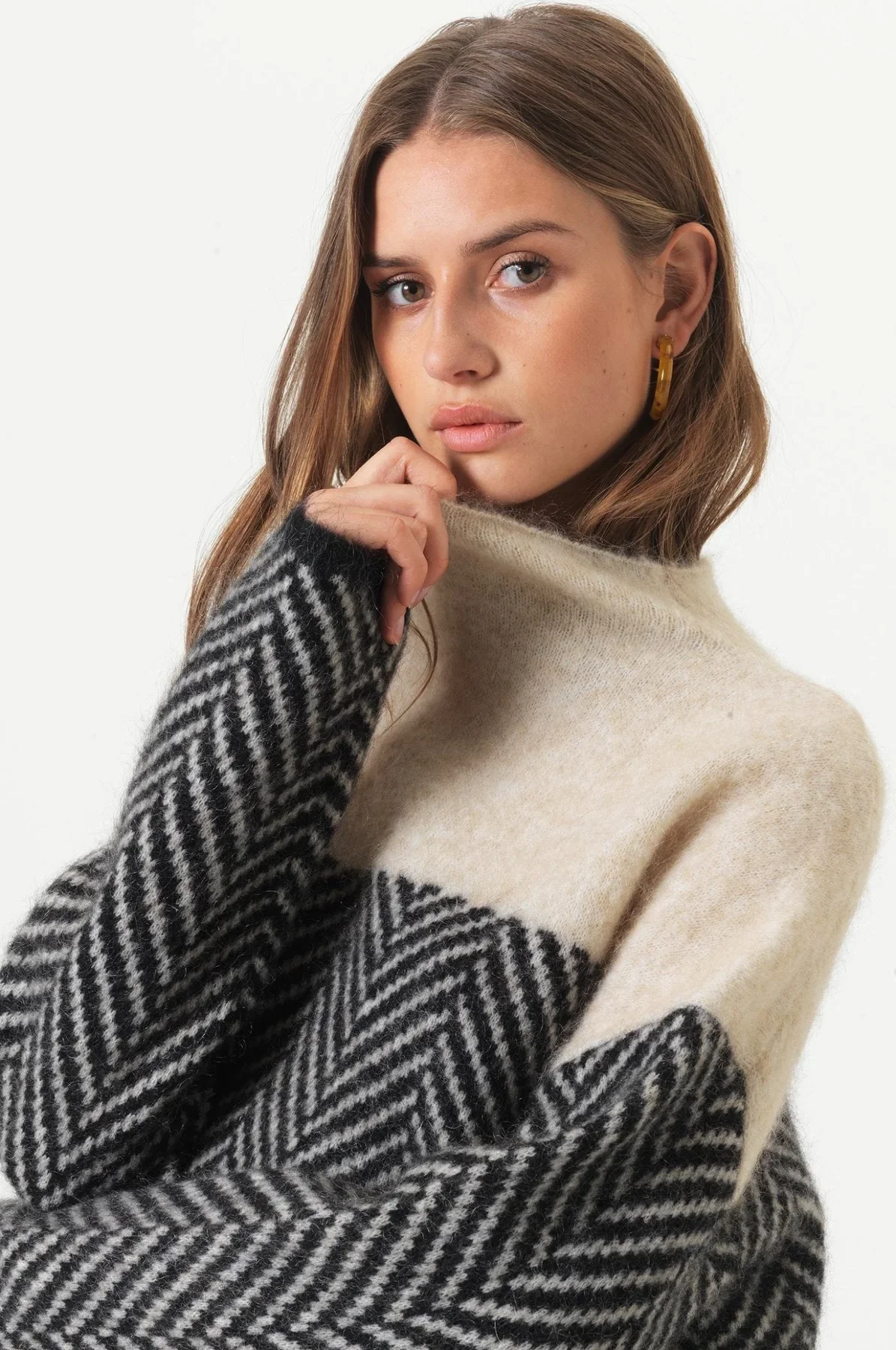 Maeve - Cashmere Turtleneck Sweater