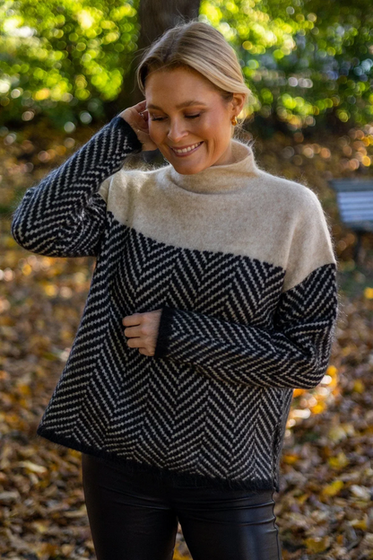 Maeve - Cashmere Turtleneck Sweater