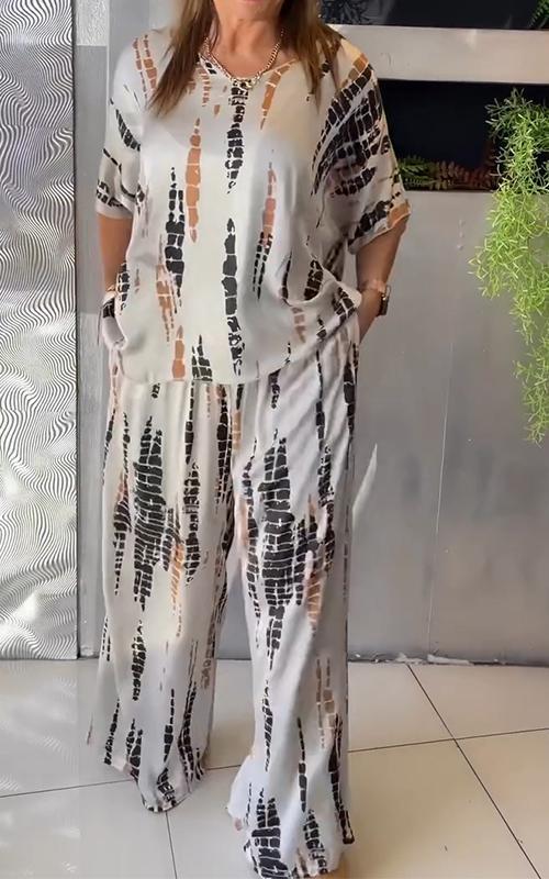 Casual two-piece satin suit with a round neckline
