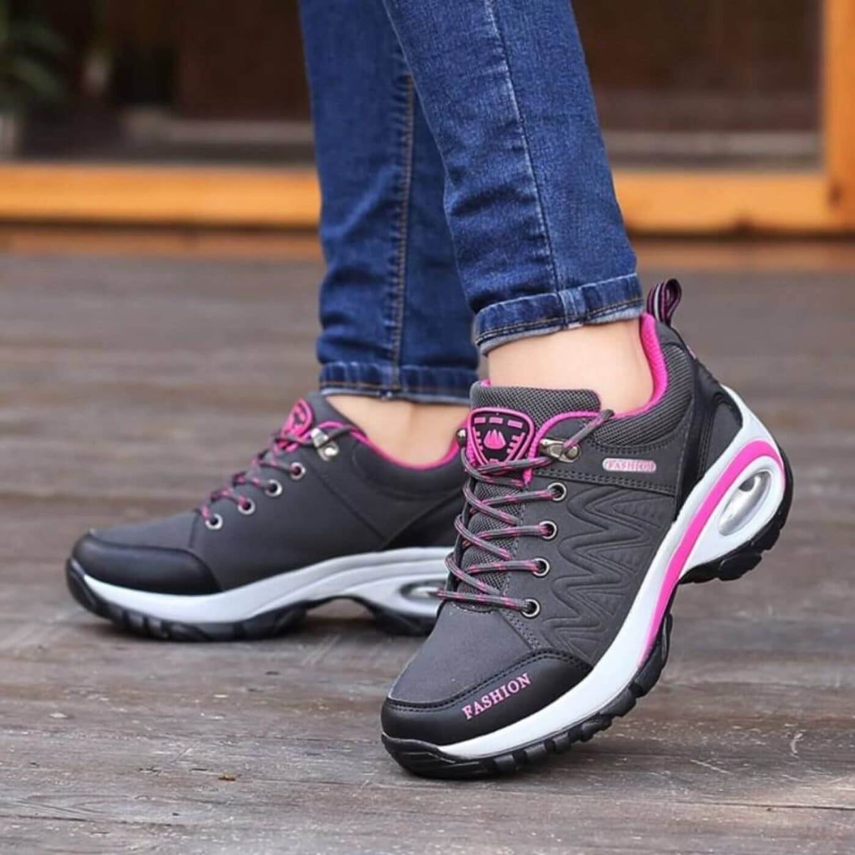 Susan – Ergonomic Padded Walking Shoes