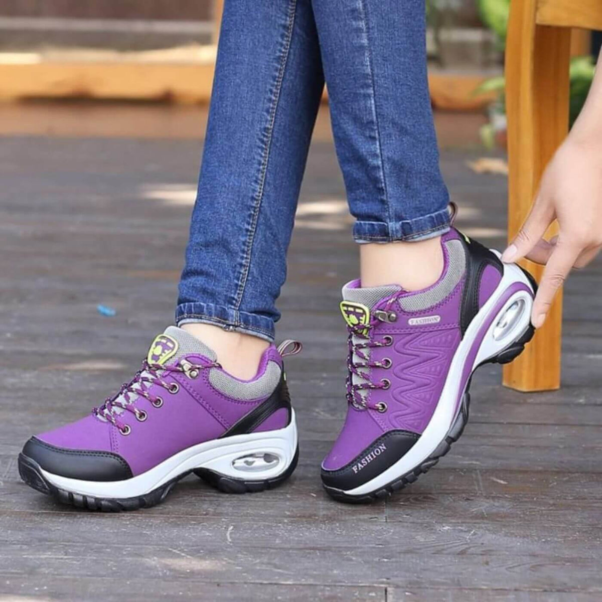 Susan – Ergonomic Padded Walking Shoes
